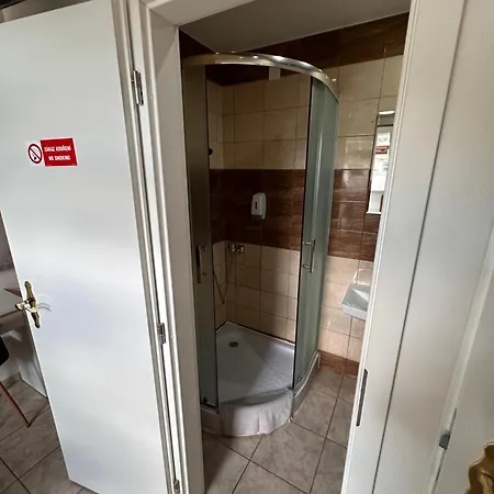 بيت ضيافة Pod Lesem موست